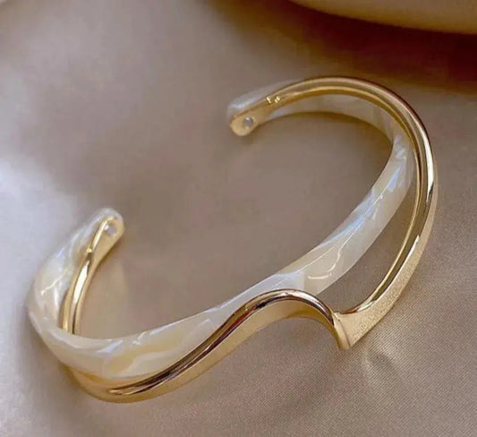 Ellen - Cuff Bracelet - Urbann-Vibe