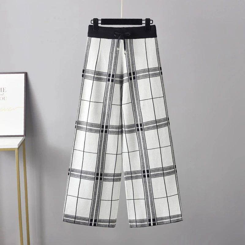 Women's high-waisted wide-leg plaid palazzo trousers in cotton knit with flattering cinched waist