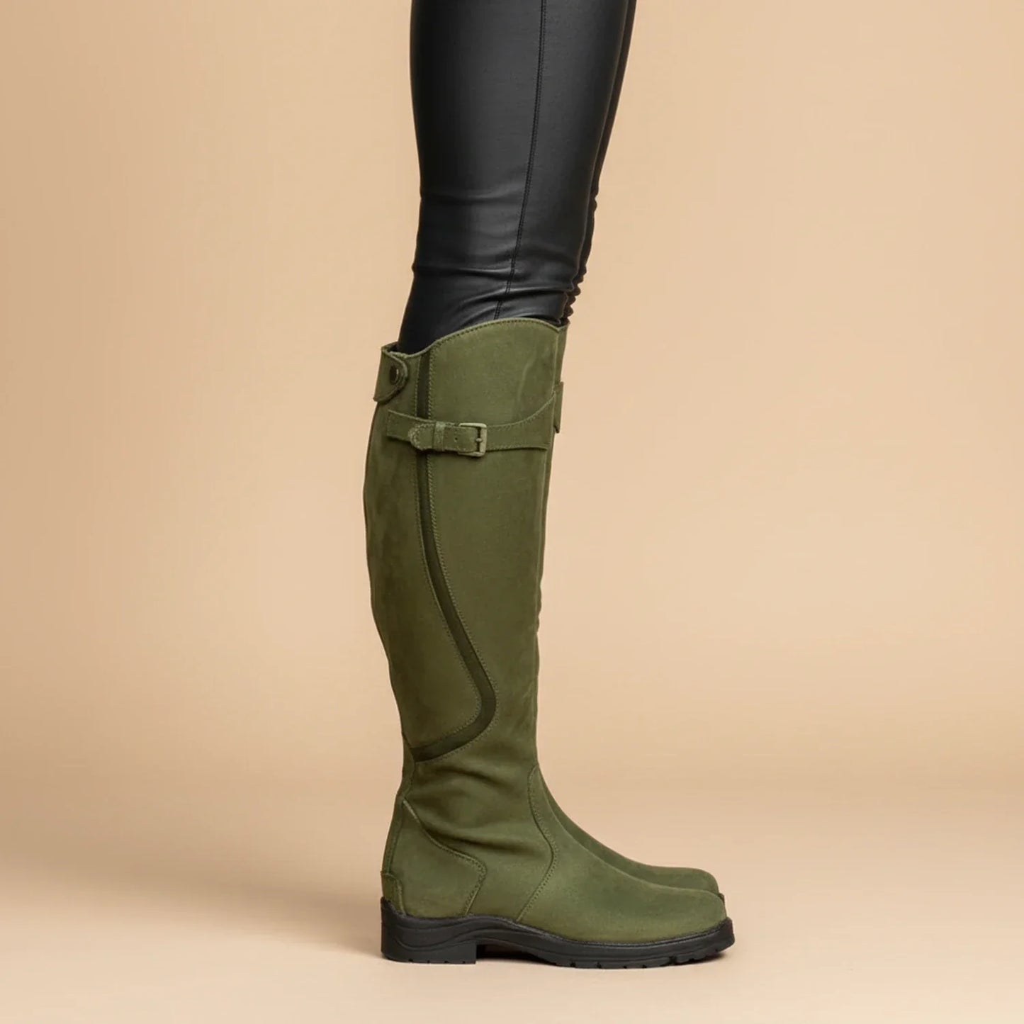 Women's leather knee-high riding boots flat heel equestrian style all-day comfort versatile brown