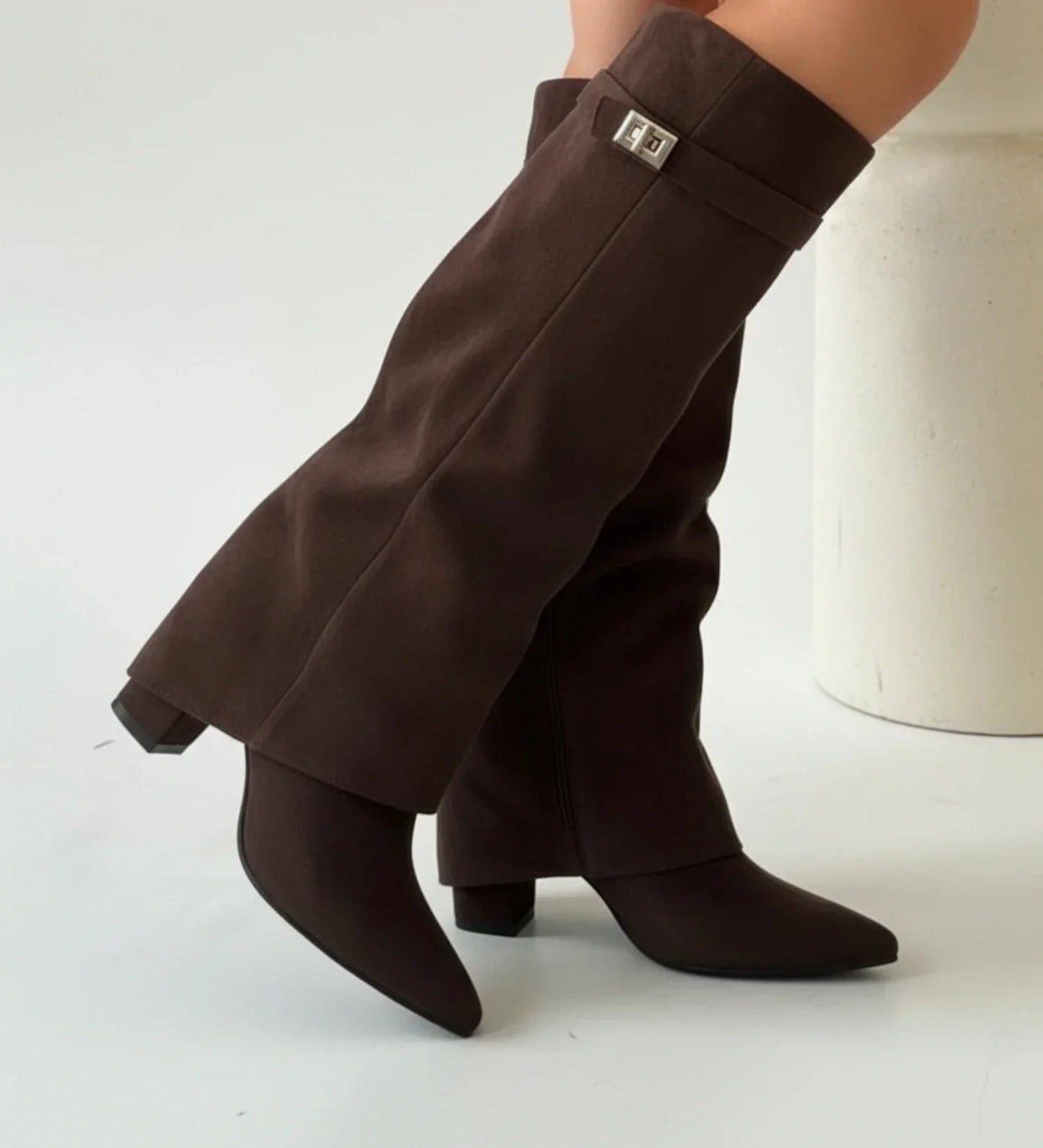 Women's knee-high slouch pull-on boots pointed toe city fashion versatile everyday style