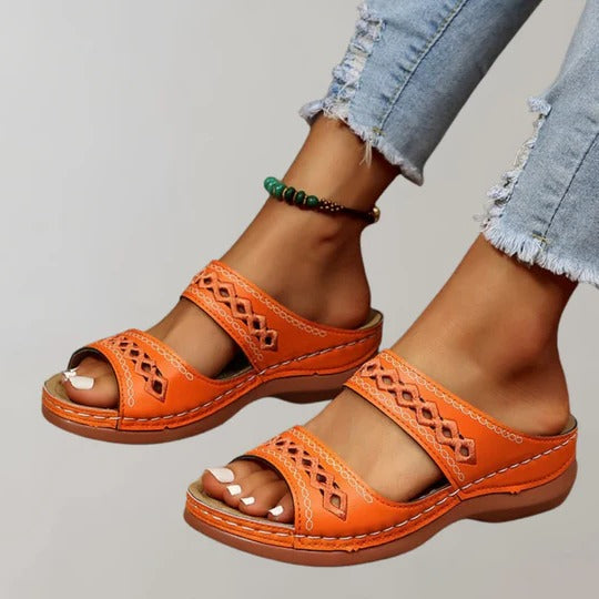 Women's adjustable strap summer sandals lightweight casual design with secure customizable fit for everyday comfort