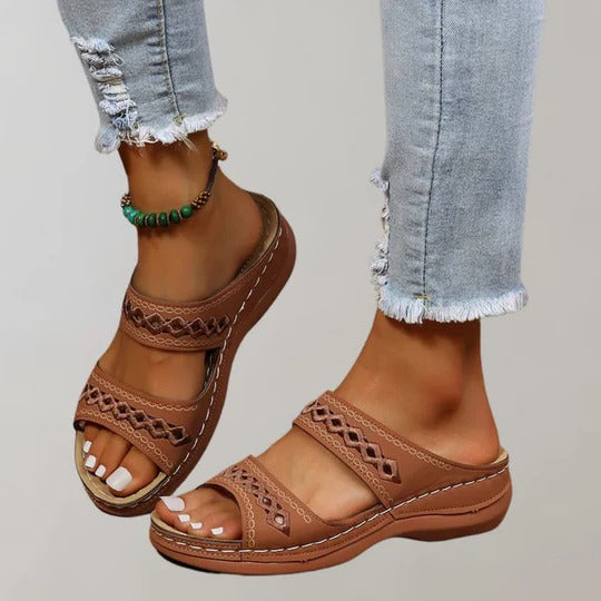 Women's adjustable strap summer sandals lightweight casual flatform with secure closure everyday comfort