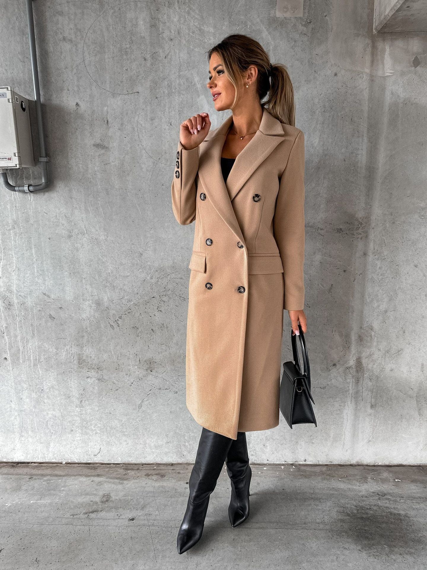 Women's camel A-line cashmere blend coat elegant tailored silhouette for autumn warmth